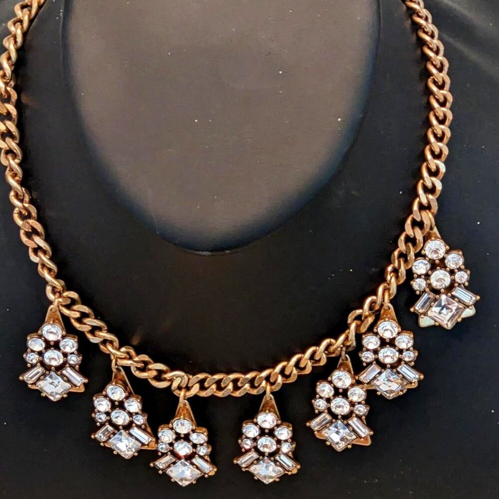 STATEMENT NECKLACE CRYSTAL GOLD TONE     NOWT